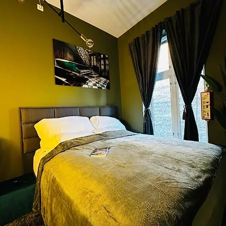 Spacious & Stylish In - Supercentral Apartament