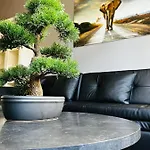 Spacious & Stylish In - Supercentral