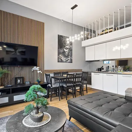 Spacious & Stylish In - Supercentral